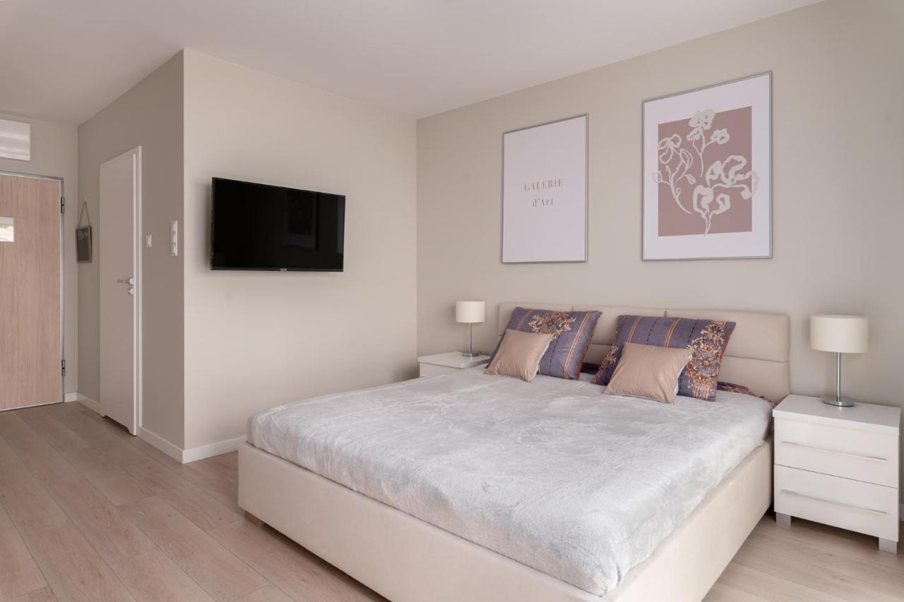 Ultima Apartment Wroclaw Bagian luar foto